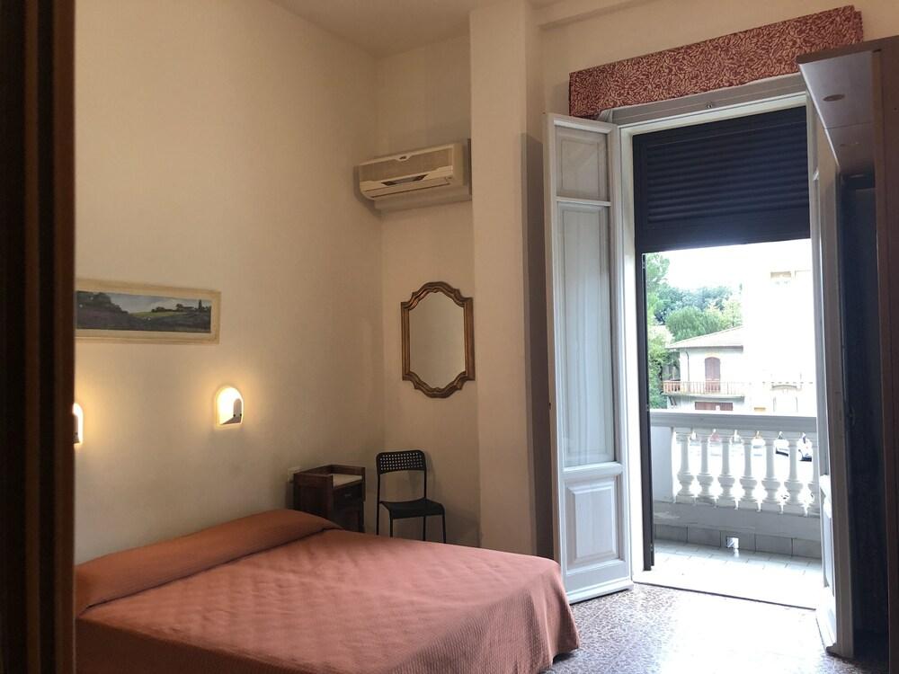 Lukas Hotel